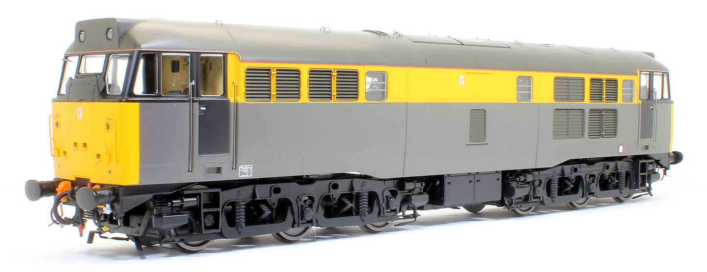 Class 31/1 BR Civil Engineers grey/yellow Diesel Locomotive
