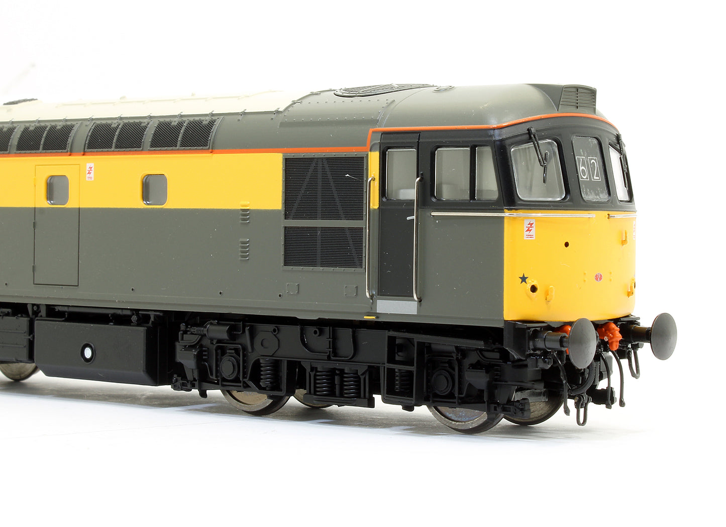 Pre-Owned 3327 Class 33/2 33208 In Engineers Dutch Livery Diesel Locomotive