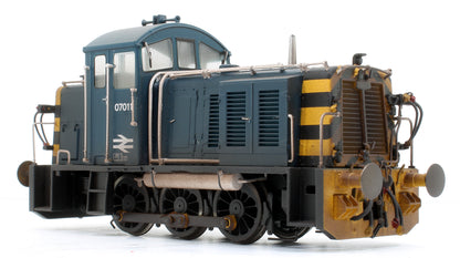 Class 07 011 (V2) BR Blue Diesel Locomotive - Weathered