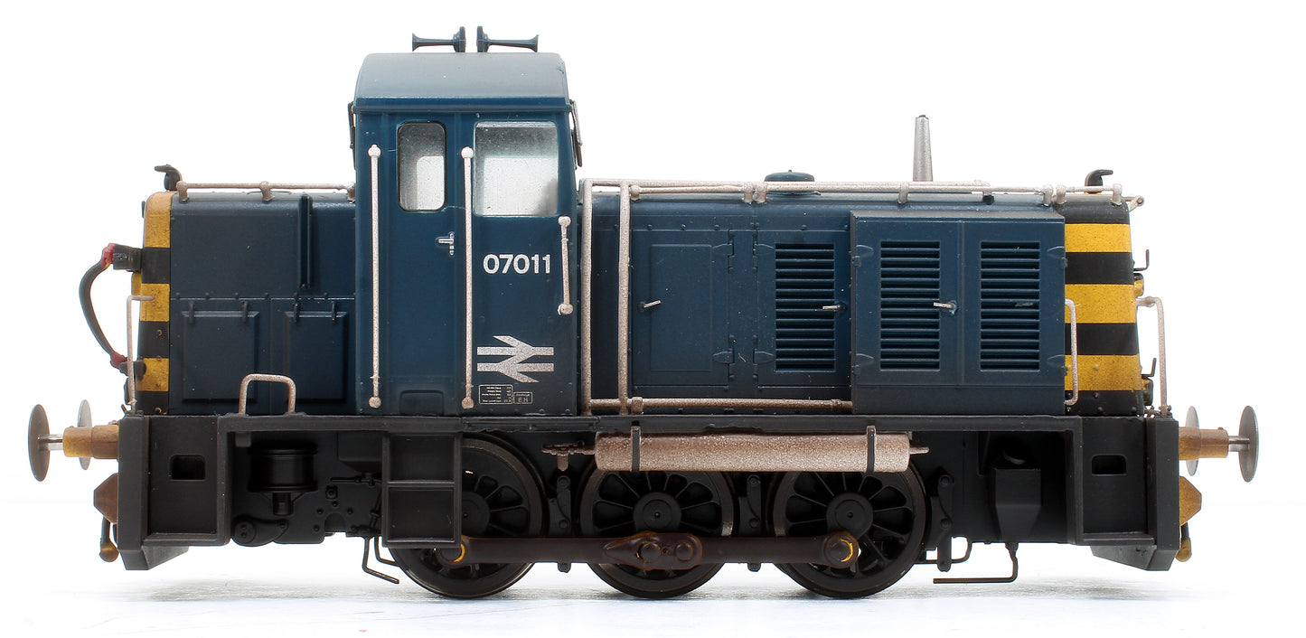 Class 07 011 (V2) BR Blue Diesel Locomotive - Weathered