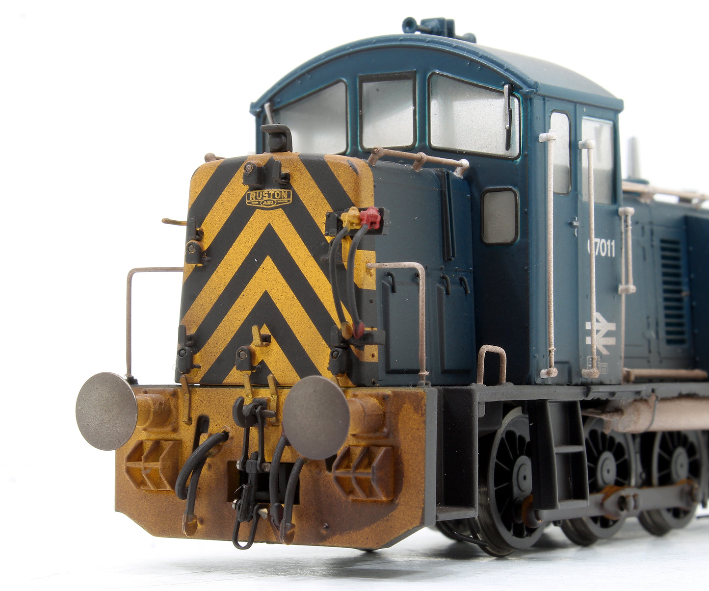 Class 07 011 (V2) BR Blue Diesel Locomotive - Weathered