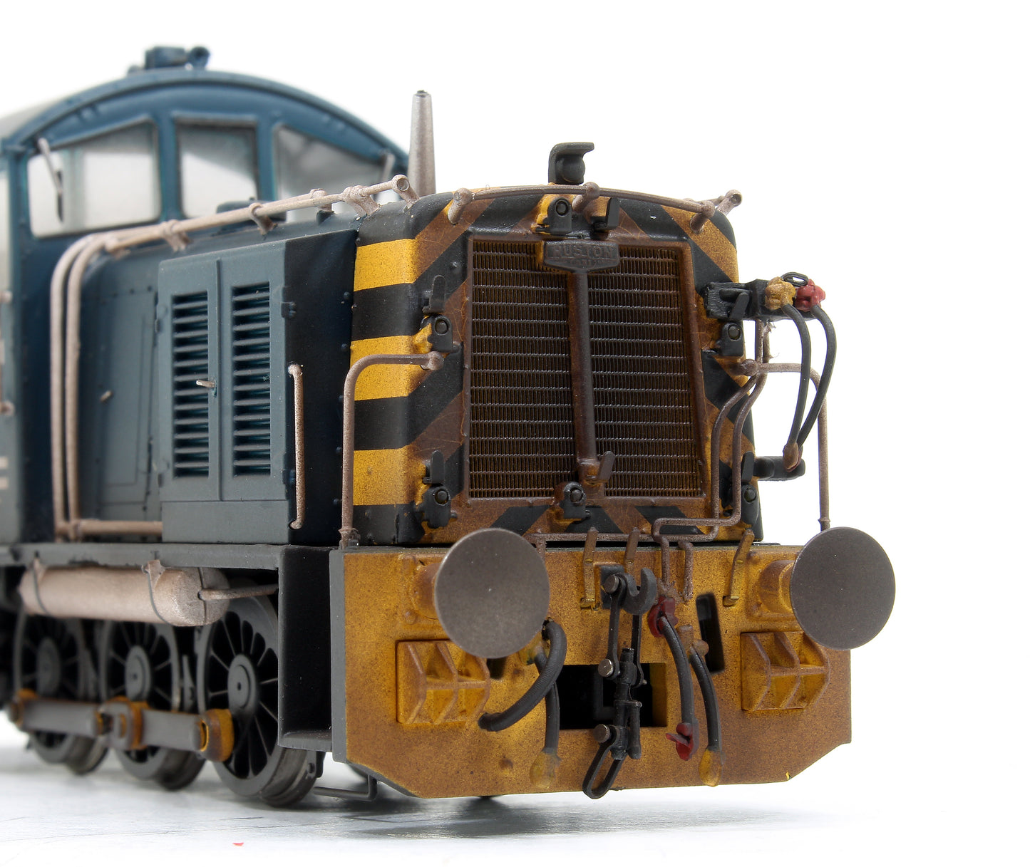 Class 07 011 (V2) BR Blue Diesel Locomotive - Weathered