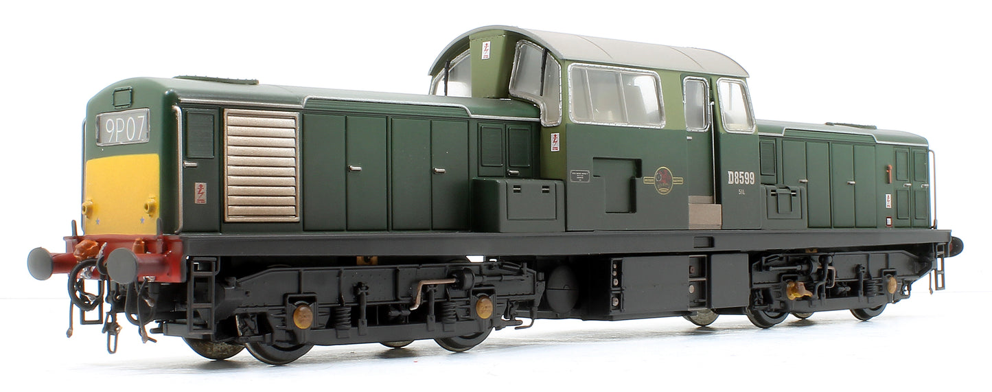 Pre-Owned Class 17 Clayton BR Two Tone Green D8599 (Small Yellow Panels) - Weathered