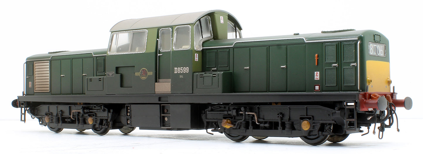 Pre-Owned Class 17 Clayton BR Two Tone Green D8599 (Small Yellow Panels) - Weathered