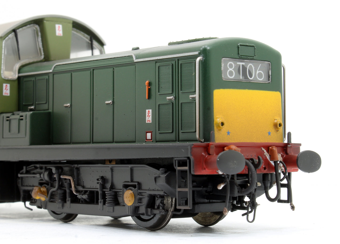 Pre-Owned Class 17 Clayton BR Two Tone Green D8599 (Small Yellow Panels) - Weathered