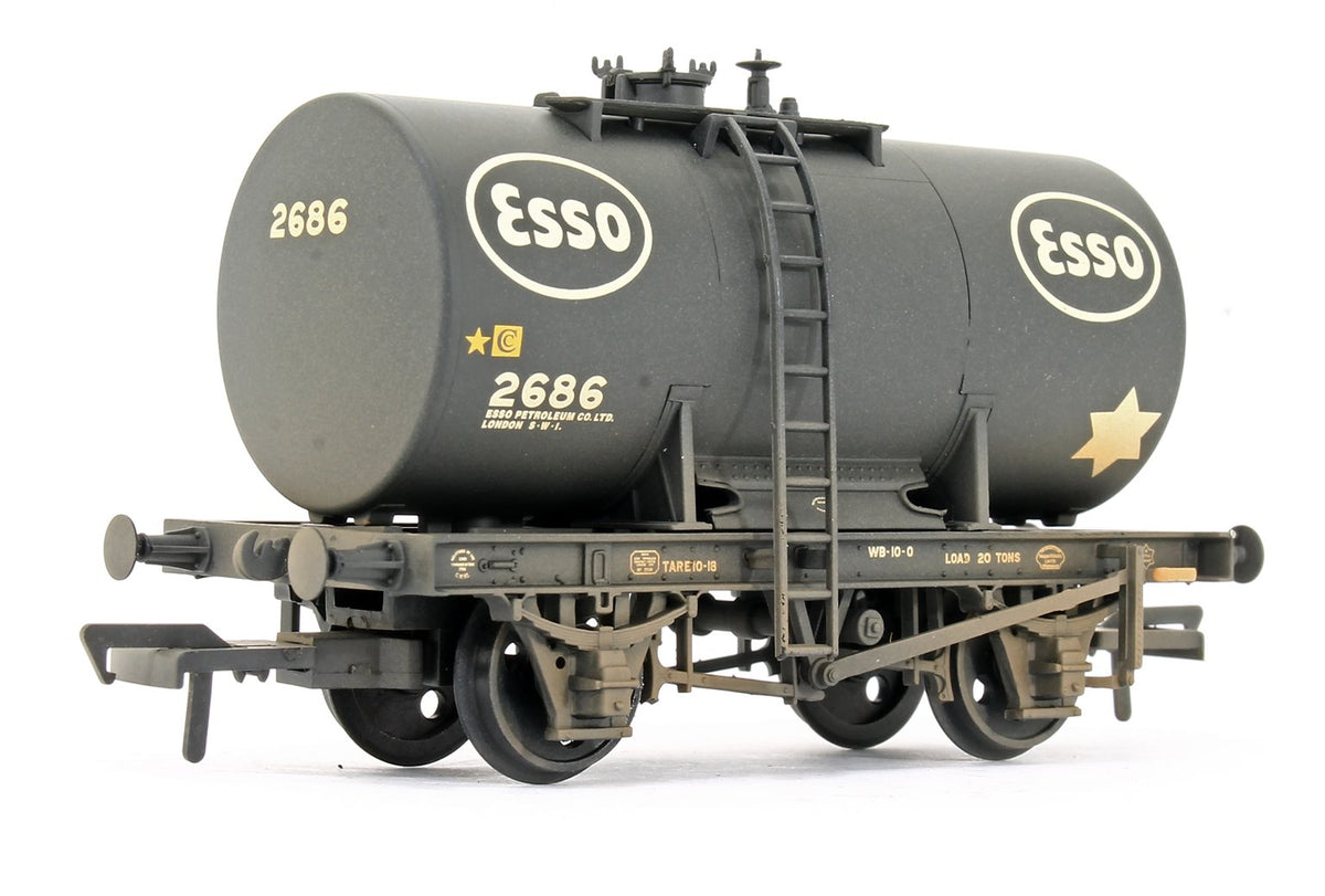 Pre-Owned 20T Class B Anchor-Mounted Tank Wagon 'Esso' Black No.2686 (Weathered)