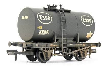 Pre-Owned 20T Class B Anchor-Mounted Tank Wagon 'Esso' Black No.2686 (Weathered)
