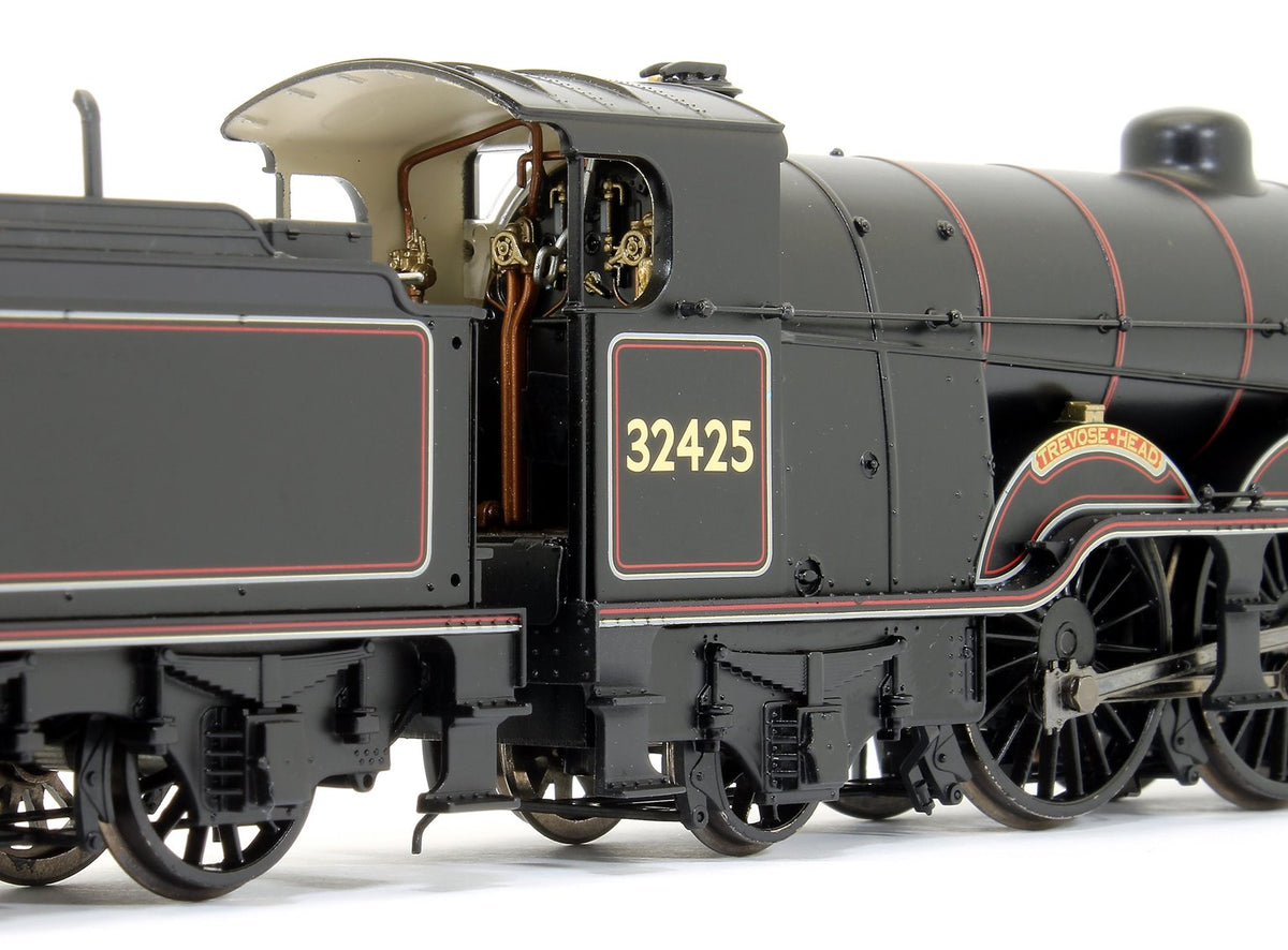 LB&SCR H2 Atlantic 32425 'Trevose Head' BR Lined Black (Early Emblem) Steam Locomotive (DCC Ready)