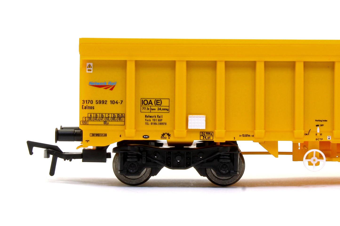 Pre-Owned 4F-045-016 IOA Ballast Wagon Network Rail Yellow 3170 5992 104-7