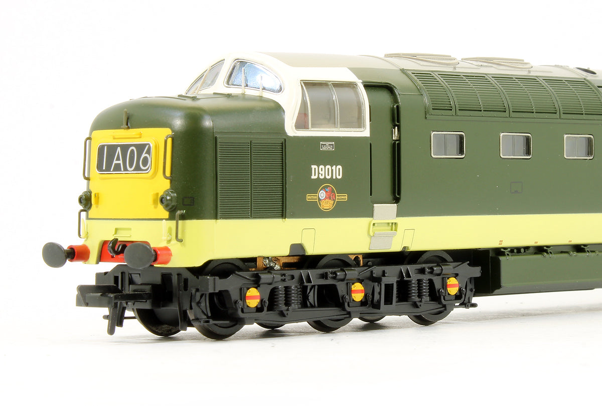 Pre-Owned Class 55 D9010 'The King's Own Scottish Borderer' BR Two Tone Green Diesel Locomotive