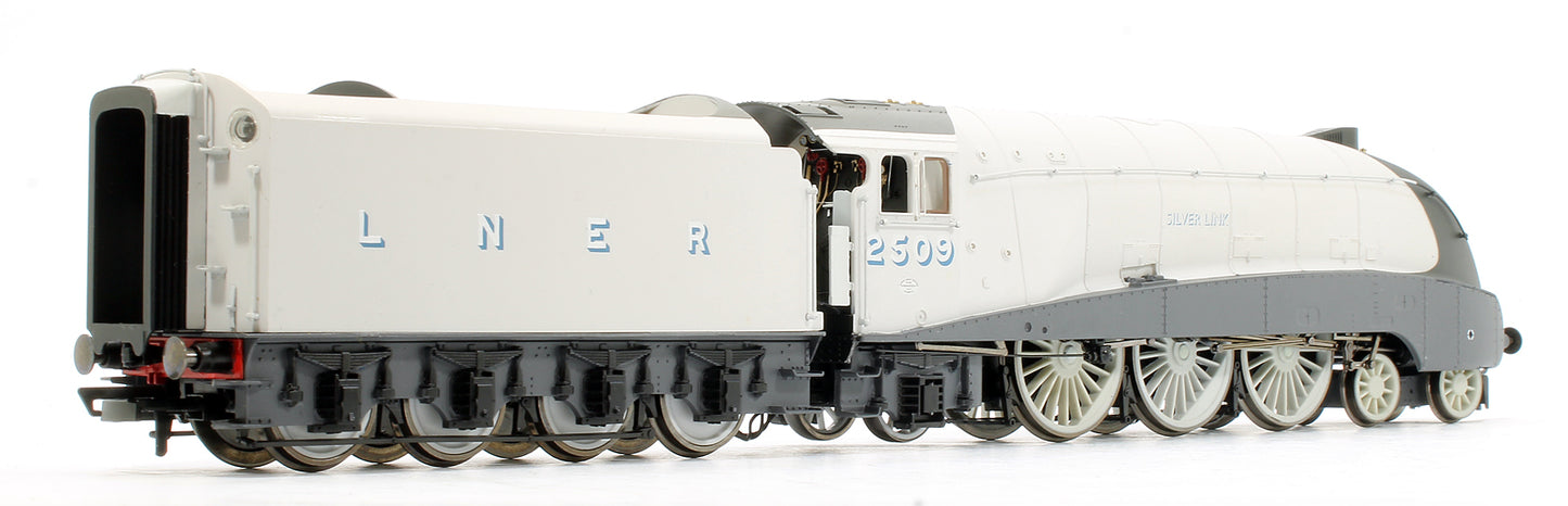 Pre-Owned R3306 LNER 4-6-2 A4 'Silver Link' 2509 Steam Locomotive 'Silver Jubilee Collection'