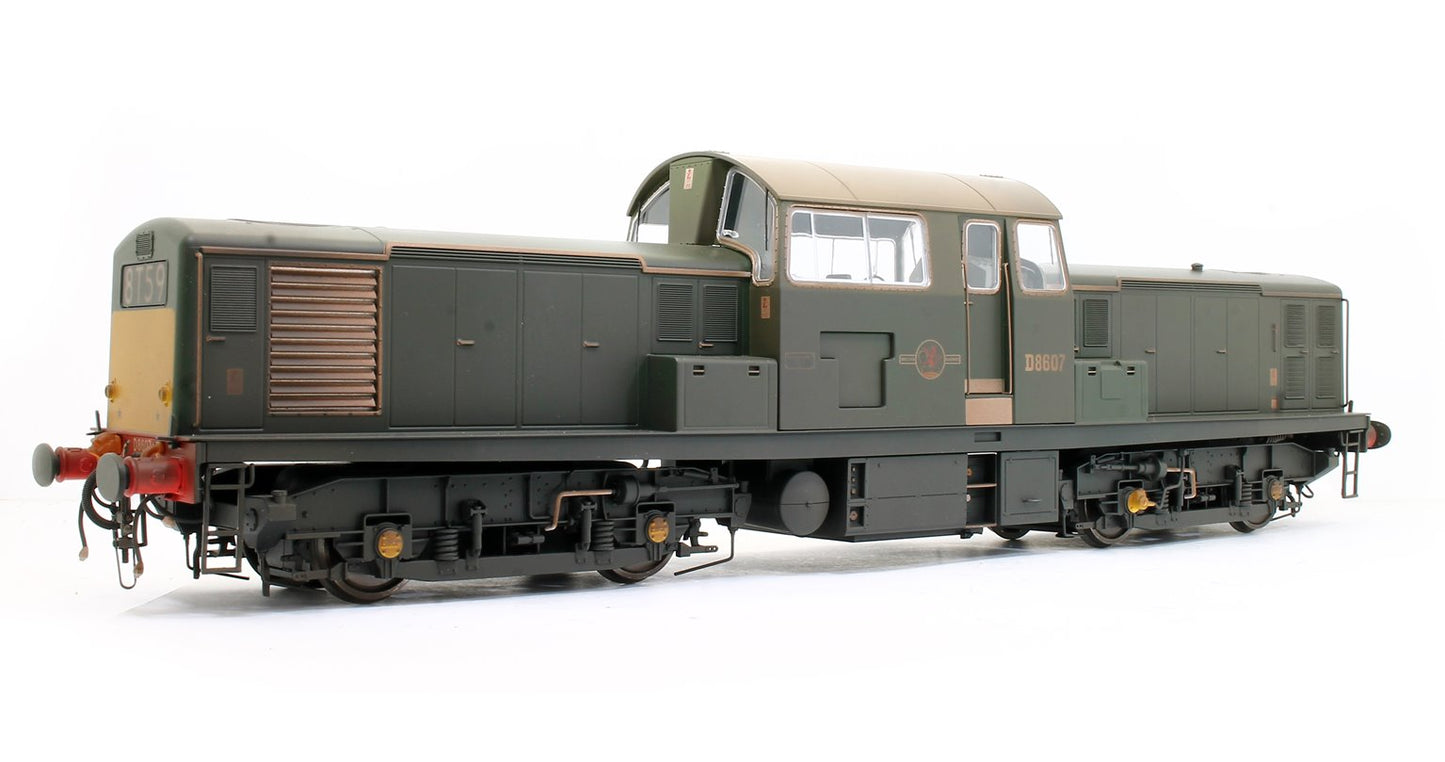 Class 17 Clayton BR green D8607 (small yellow panel) WEATHERED