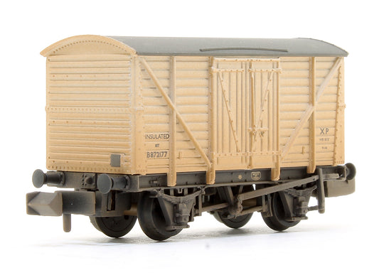 BR 10T Insulated Van BR White 872177 - Weathered