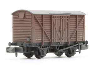 BR 12T Ventilated Van Planked Sides BR Bauxite (Early) 760681 - Weathered