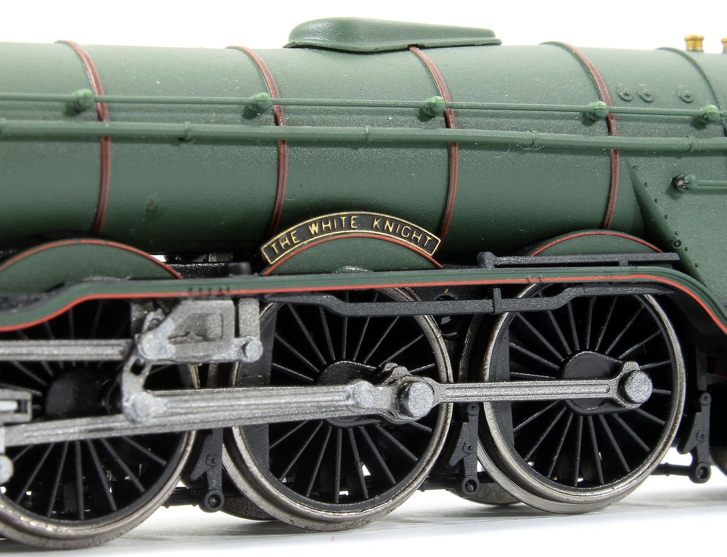 A3 The White Knight 60077 BR Green Early Crest - DCC Fitted