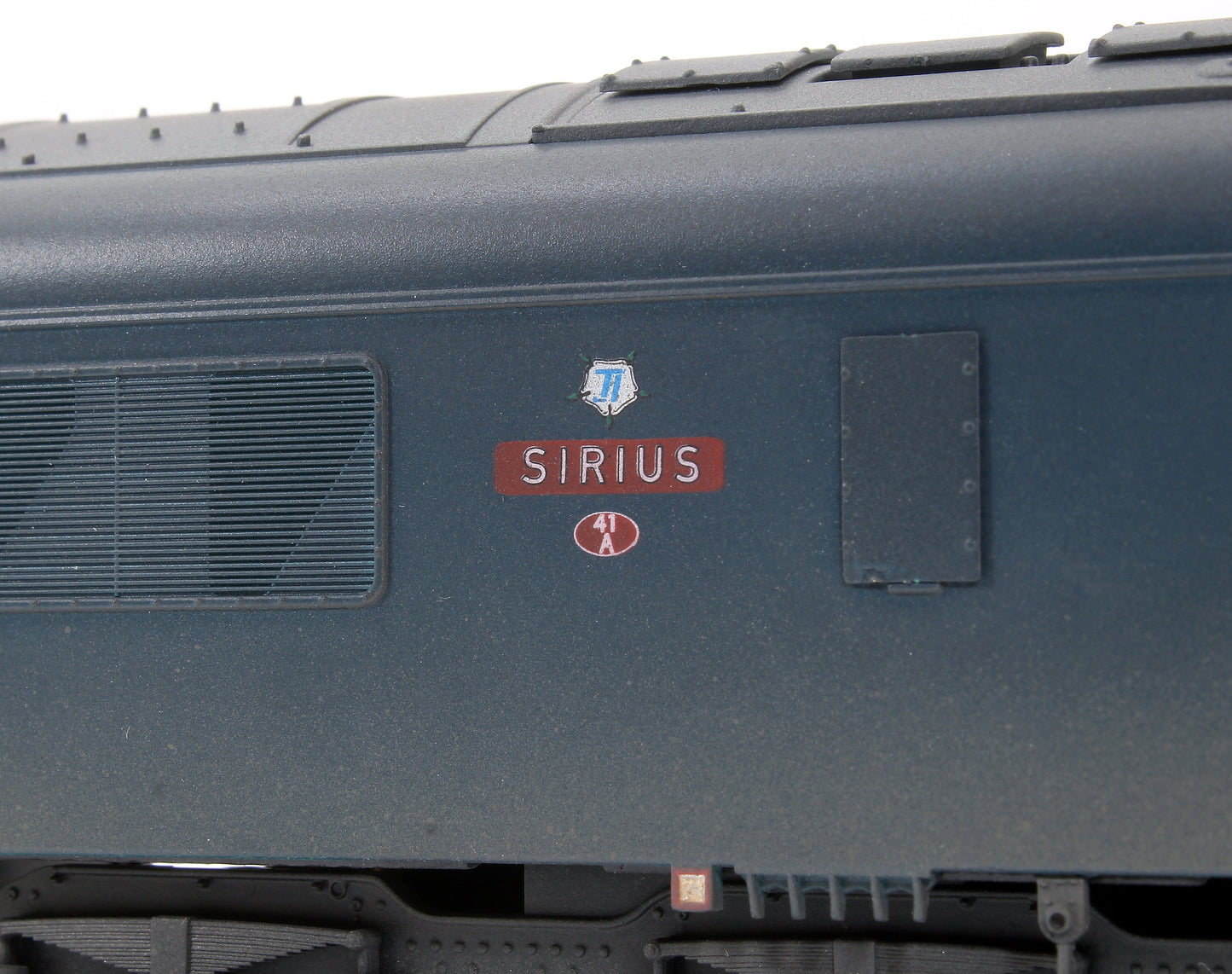 Pre-Owned Class 45/0 Class 45033 'Sirius' BR Blue with Full Yellow Ends and Tinsley Names (Weathered)