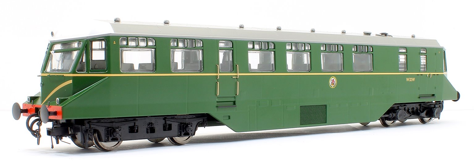 GWR AEC Diesel Railcar GWR BR green with speed whiskers (white cab roof)