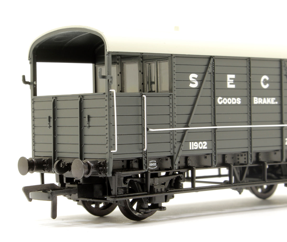 SE&CR 25T 'Dance Hall' Brake Van SE&CR Grey No.11902