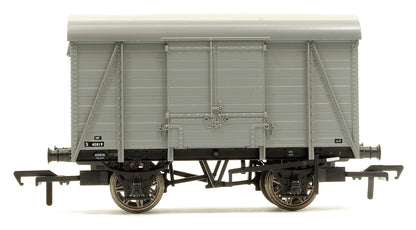 SECR Dia. 1426 Covered Van No. S45819, BR grey