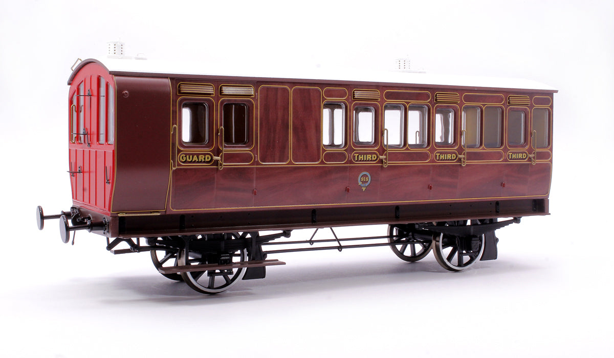 Stroudley 4 Wheel Suburban Oil Lit Brake 3rd Mahogany 918 - DCC & Light Bar Fitted