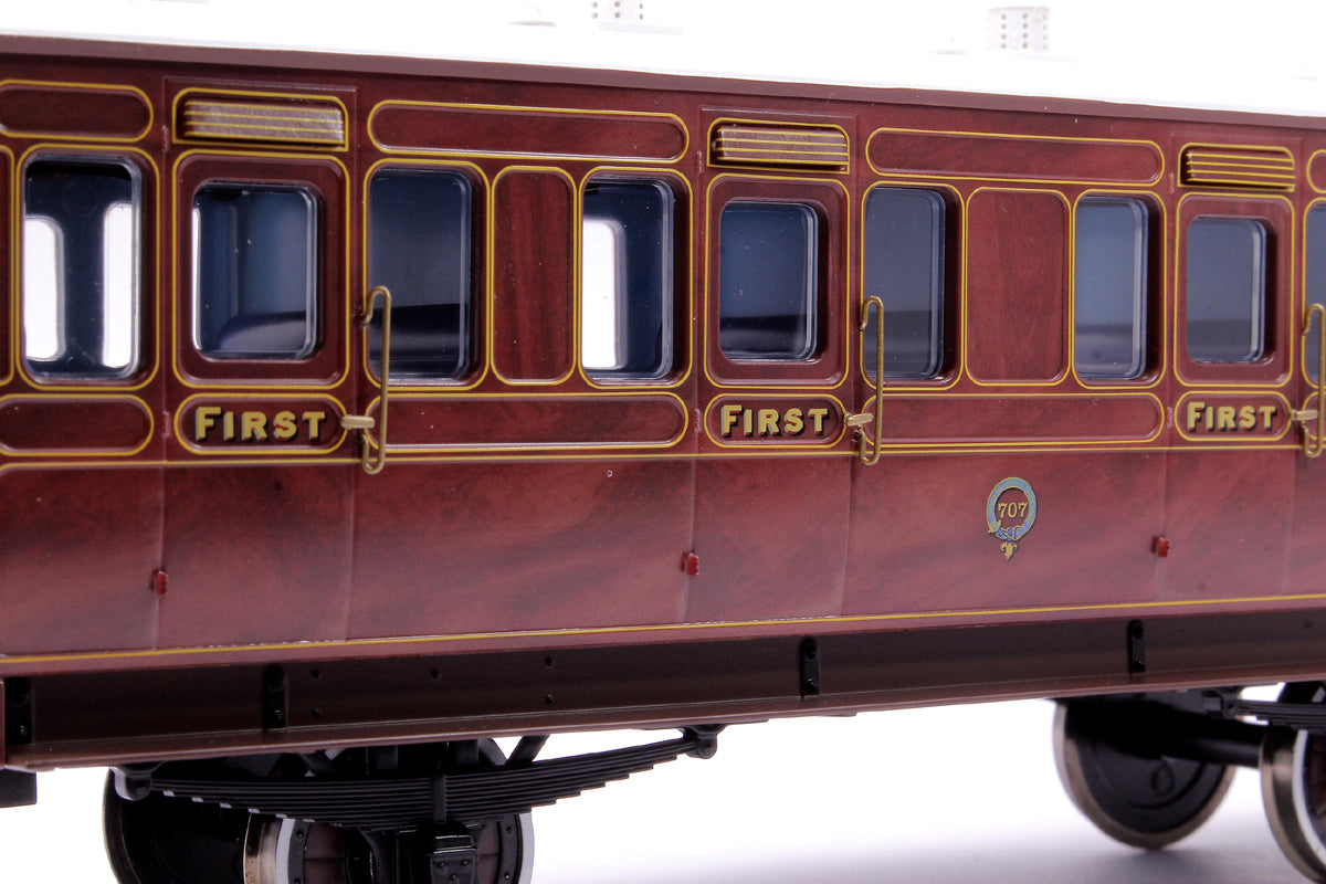 Stroudley 4 Wheel Suburban Oil Lit 1st Mahogany 707 - DCC & Light Bar Fitted