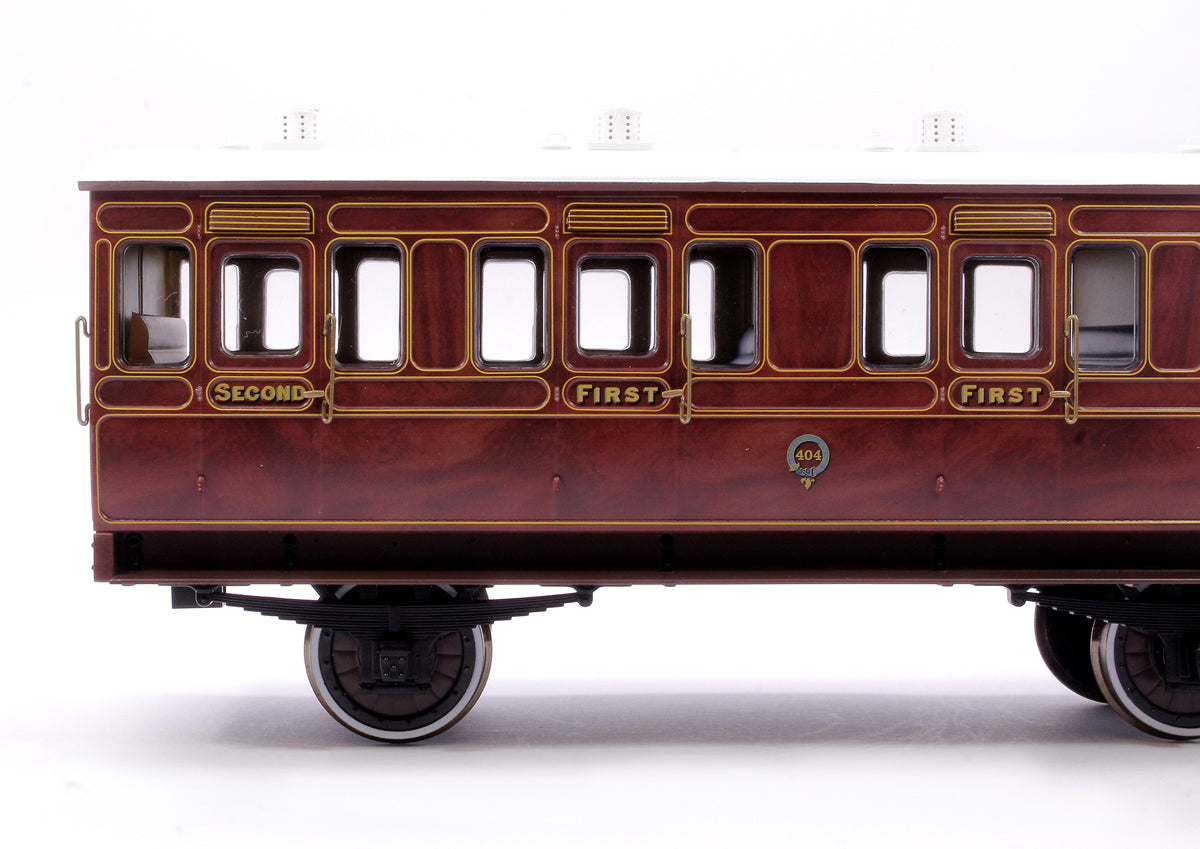 Stroudley 4 Wheel Suburban Oil Lit Composite Mahogany 404 - DCC & Light Bar Fitted