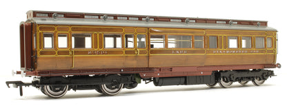 Pre-Owned 935001 LNER Dynamometer Car No. 23591, LNER teak finish with lining