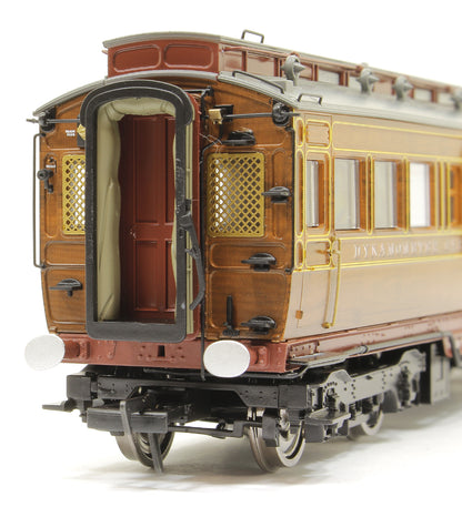 Pre-Owned 935001 LNER Dynamometer Car No. 23591, LNER teak finish with lining
