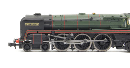 Class 7MT Britannia 4-6-2 Firth of Cyde 70050 BR Lined Green Early Crest