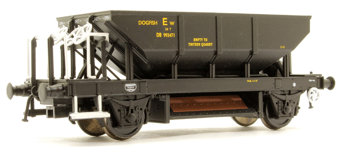 Class 14 BR Two Tone Green Diesel Locomotive D9553 + 4x BR Black Dogfish Hoppers