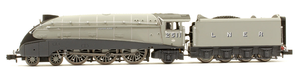 'Silver King' LNER Silver Grey Class A4 Valanced 4-6-2 Steam Locomotive No.2511