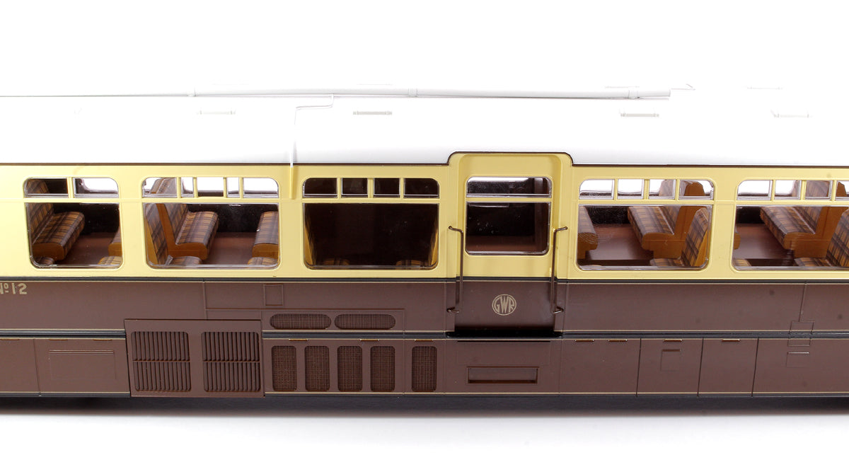 Streamlined Railcar 12 Lined Chocolate & Cream GWR Monogram Diesel Locomotive - DCC Sound