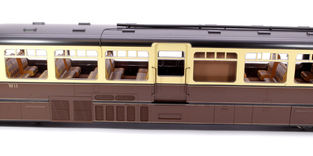 Streamlined Railcar W11 BR Lined Chocolate & Cream Diesel Locomotive