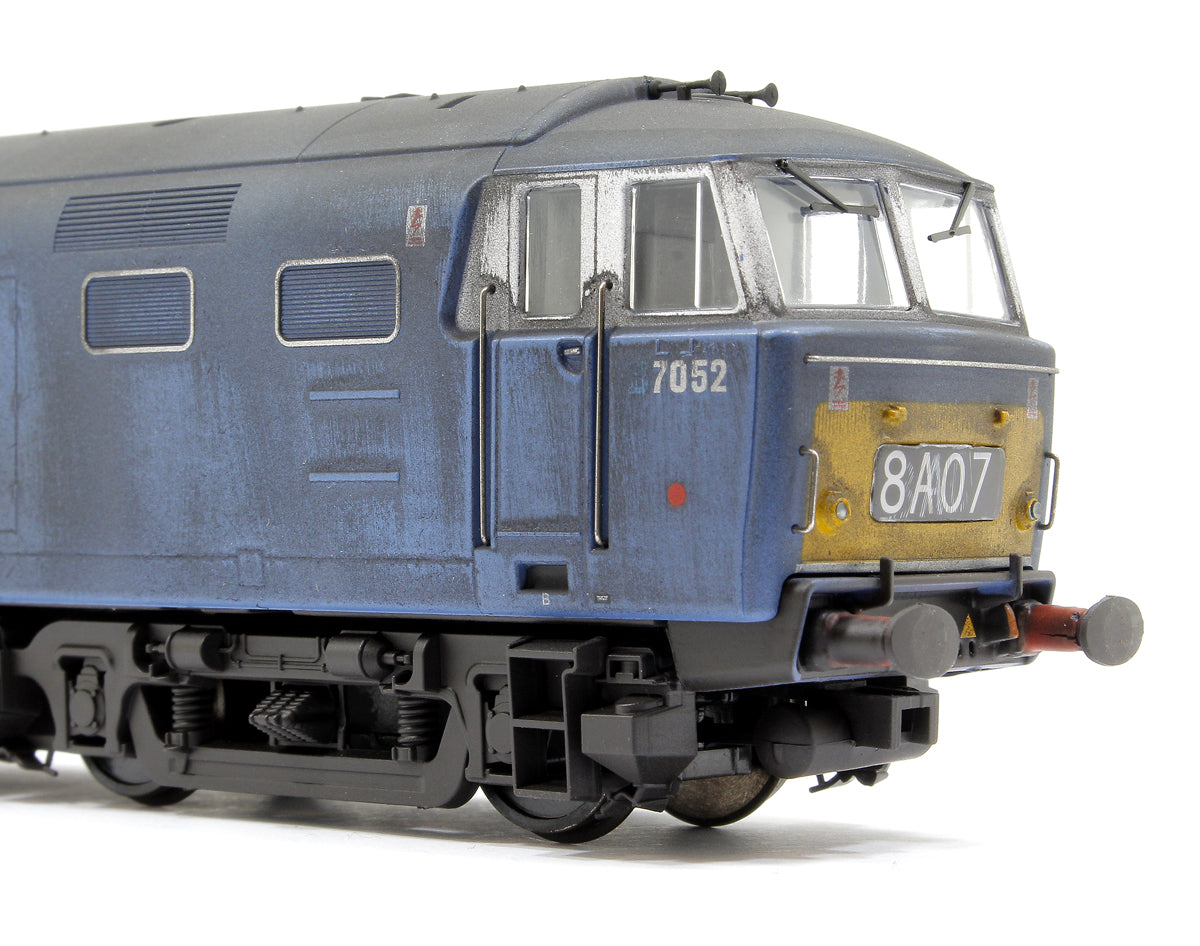 Class 35 BR 'Hymek' Blue SYP 7052 Diesel Locomotive - Weathered