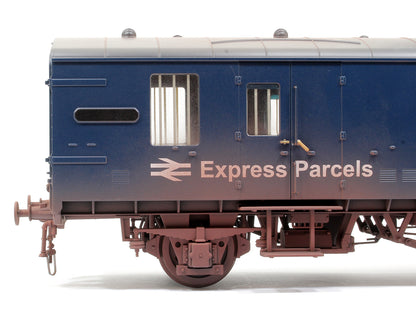 BR Mk1 W94476 CCT 4w General Purpose Van BR ’Express Parcels’ blue - Weathered