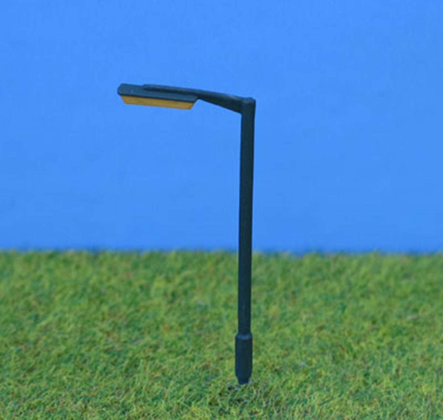 PDC2 P&D Marsh N Gauge Tubular Street Lamps  - UNPAINTED