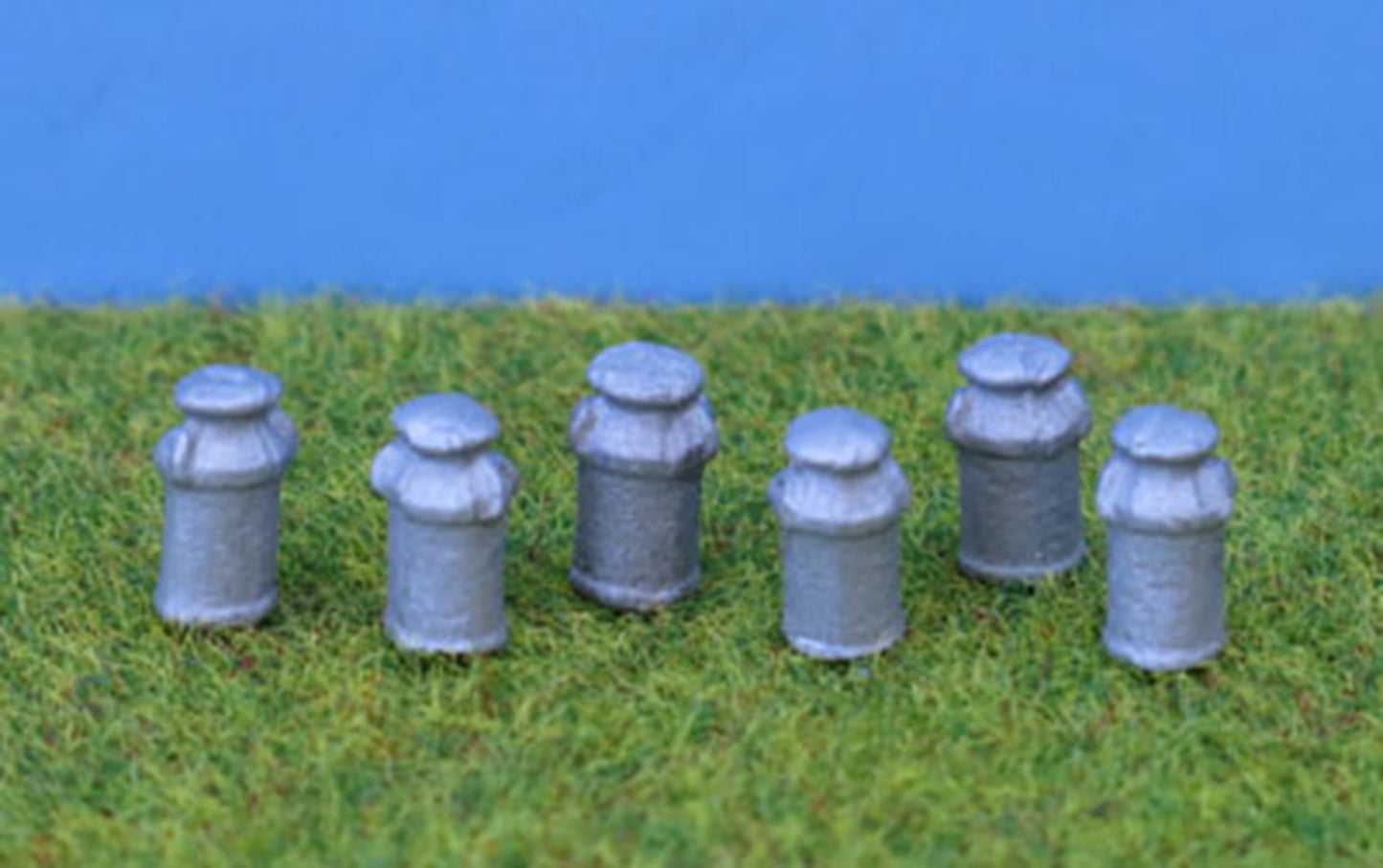  PDPW121 P&D Marsh OO Gauge Milk Churns - UNPAINTED