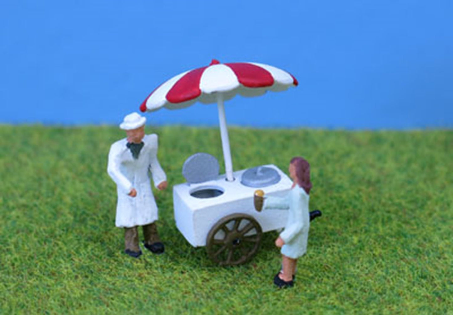 PDPW78 P&D Marsh OO Gauge Ice Cream Cart & Figures  - UNPAINTED