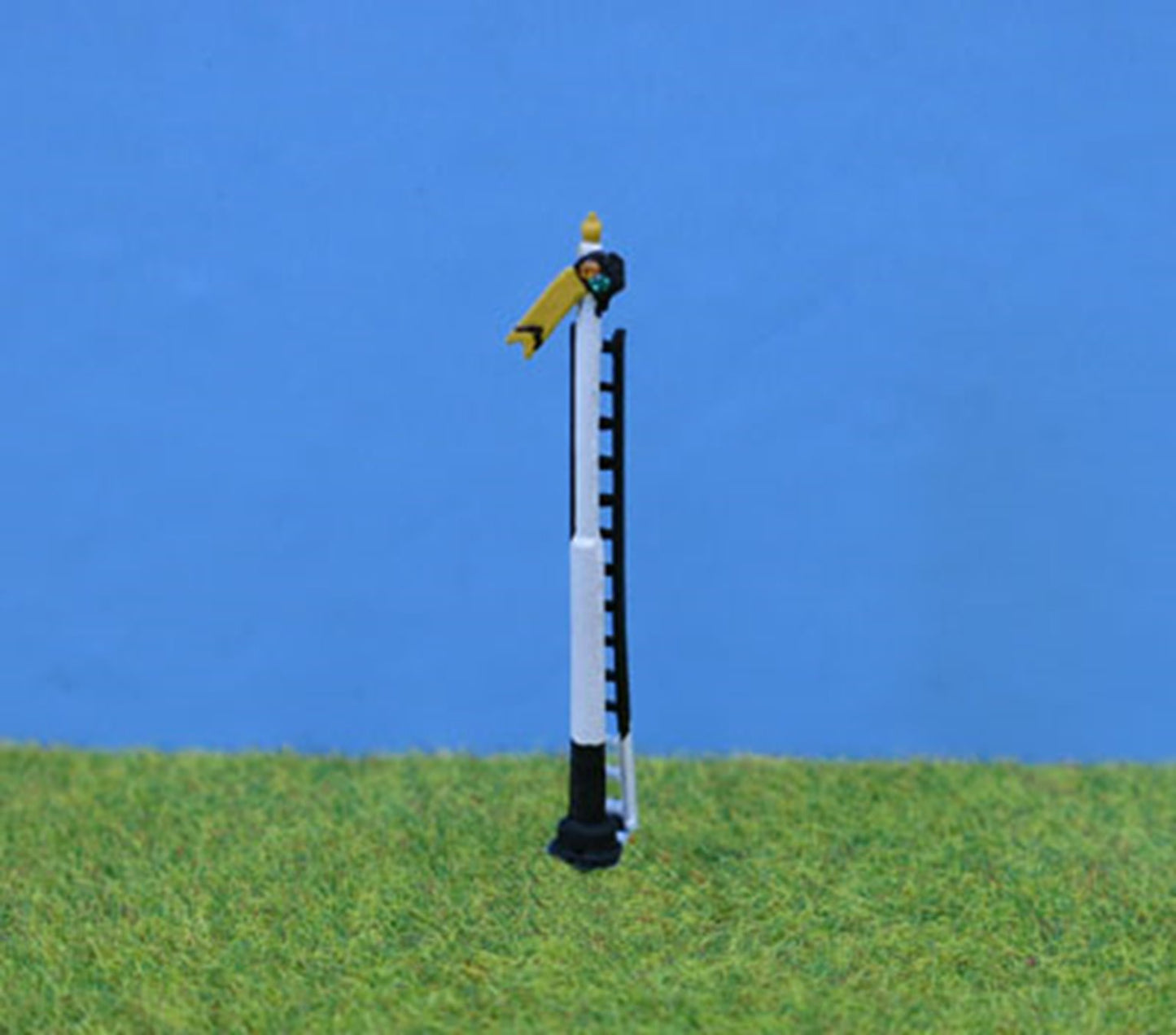 PDX351D P&D Marsh N Gauge Painted GWR / BR Distant Signal