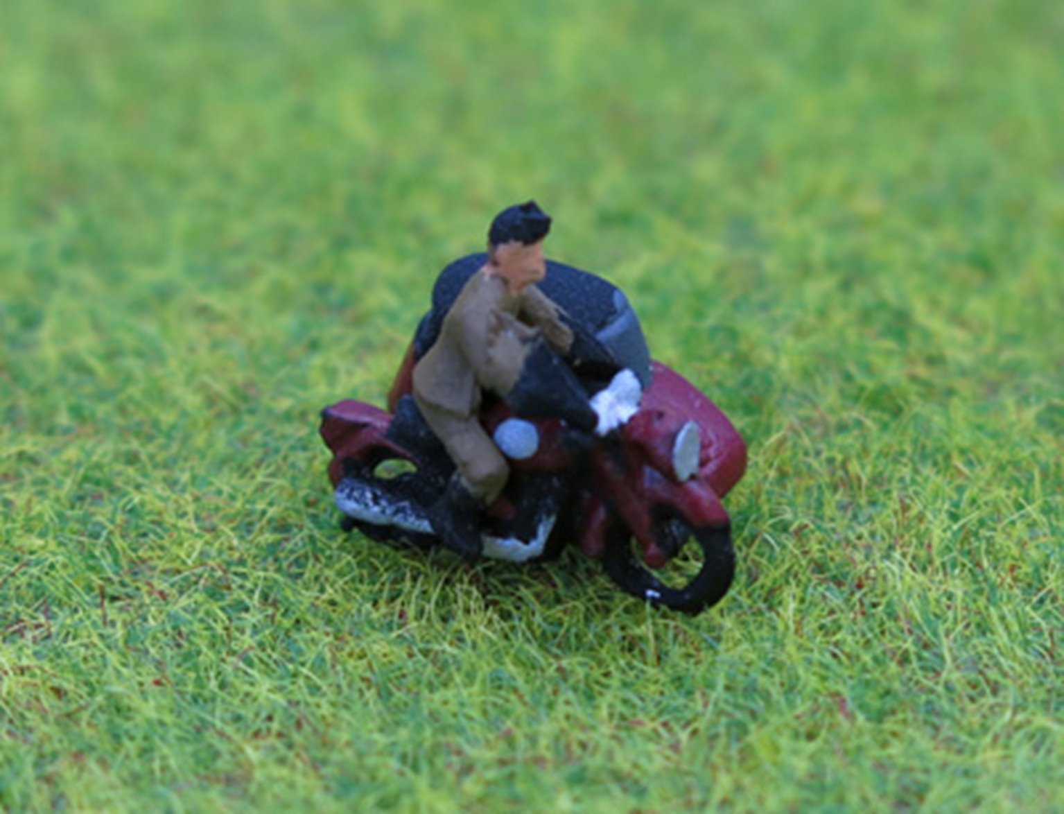 PDX76 P&D Marsh N Gauge Painted 1950's Motorbike, Sidecar & Rider