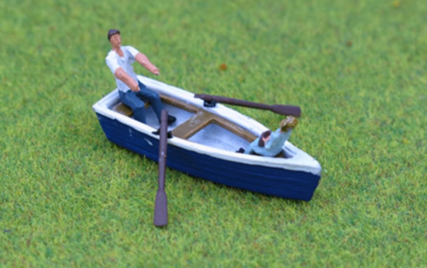 PDZ23 P&D Marsh OO Gauge Row Boat with Passenger