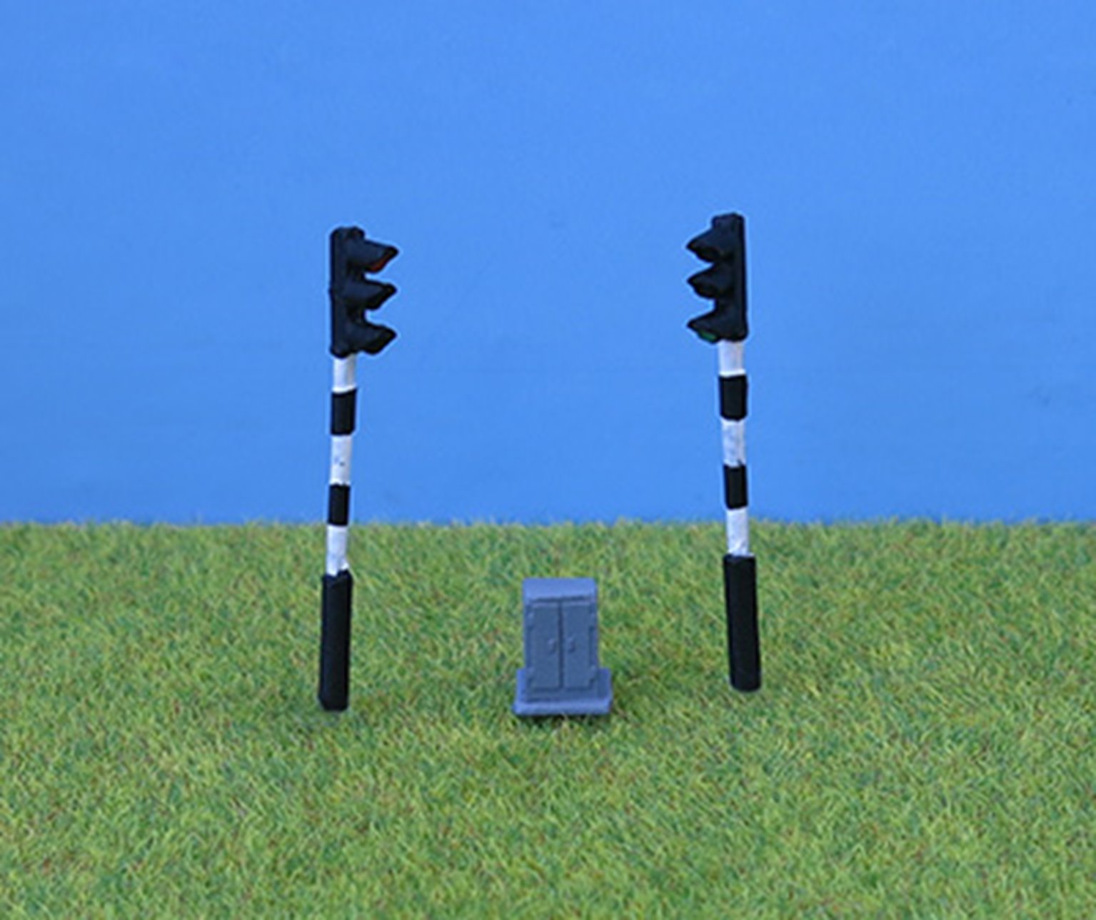 PDZ43 P&D Marsh OO Gauge Period Traffic Light - Single Head