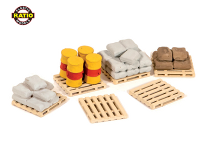 Pack of assorted pallets, sacks and barrels