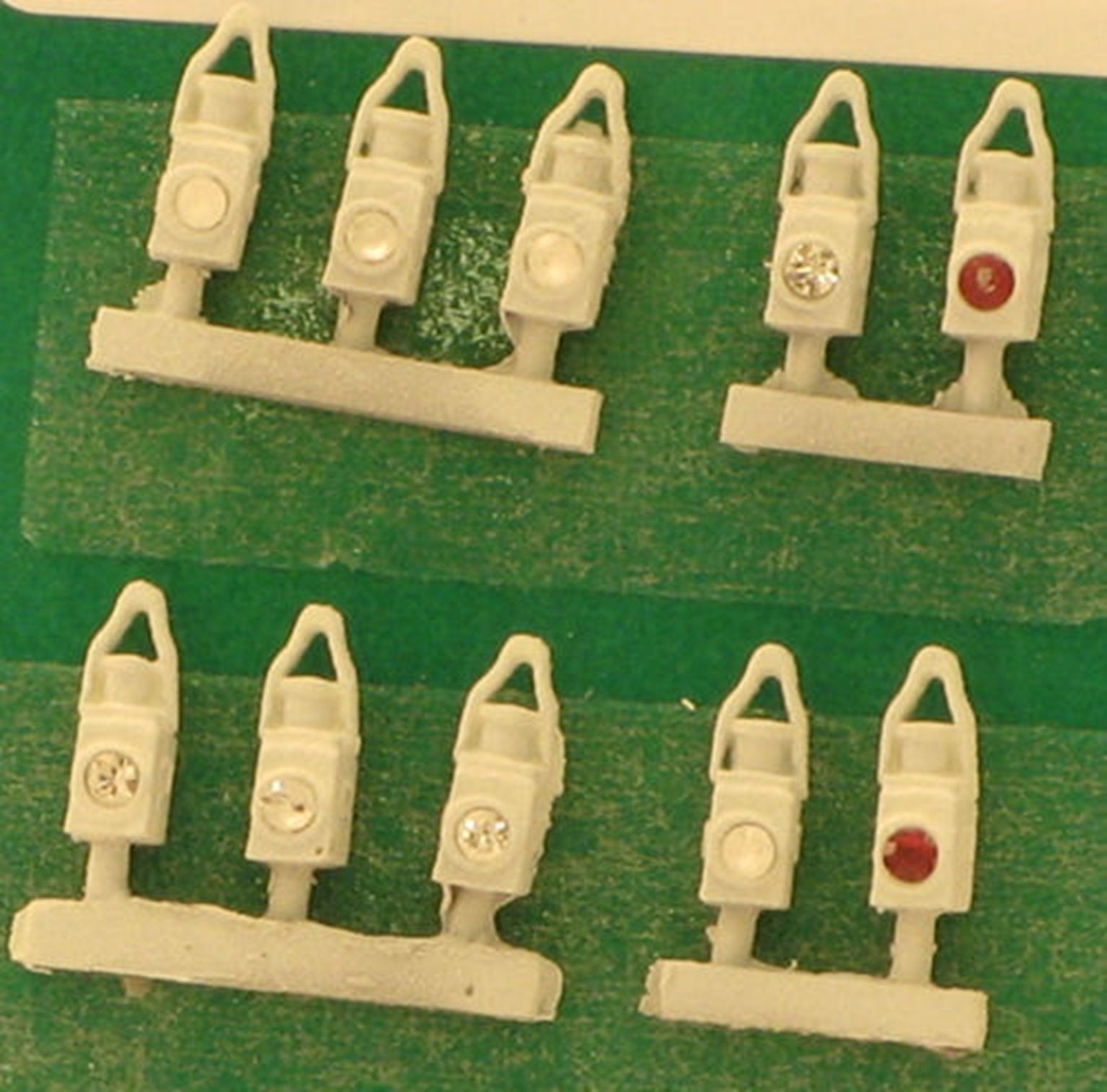 DA19-2 BR White Head and Tail Lamps (10)