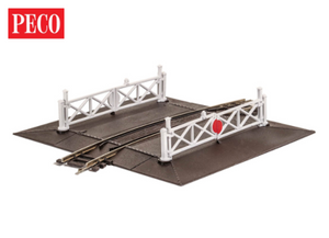 ST261 Curved (No.2 Rad.) Level Crossing, complete with 2 ramps & 4 gates