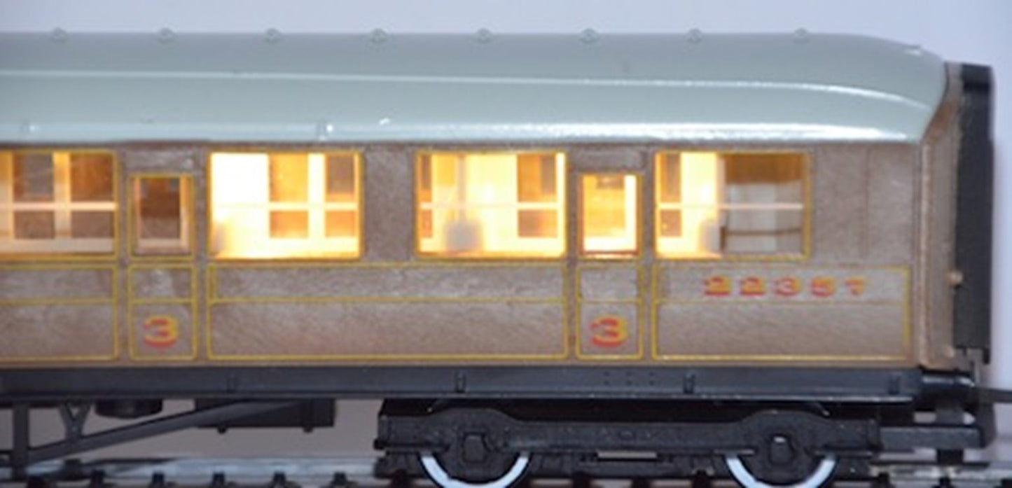 Train Tech CN2 Automatic Coach Lighting - Warm White/Standard