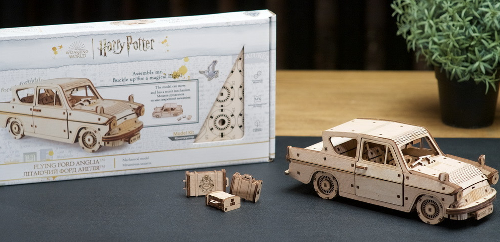 Harry Potter - Flying Ford Anglia™ Mechanical Model Kit