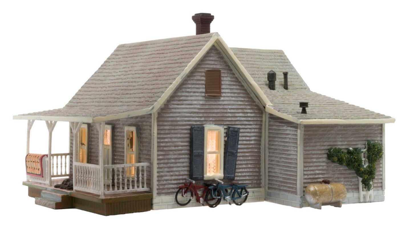 BR5040 Woodland Scenics - HO Scale Buildings - Old Homestead