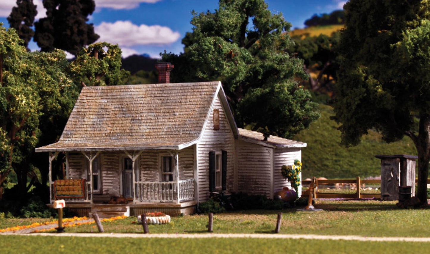 BR5040 Woodland Scenics - HO Scale Buildings - Old Homestead