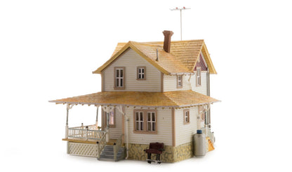 BR5046 Woodland Scenics - HO Scale Buildings - Corner Porch House